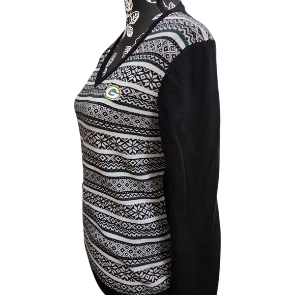 Cutter & Buck V-Neck Fair Isle Knit Patterned Sweater - Picture 3 of 5